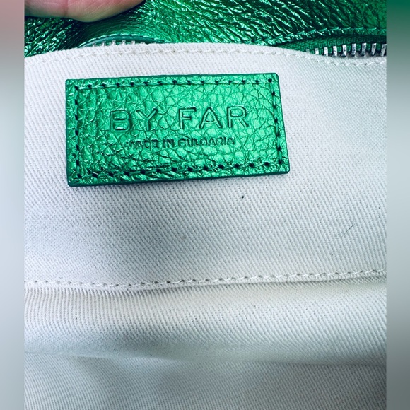 By Fair Dulce Long Metallic Leather Shoulder Bag green - Picture 9 of 16